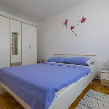 公寓 Charmantes Nur 300 Meter Zum Mit Meerblick, Waschmaschine, Wifi 茨里克韦尼察