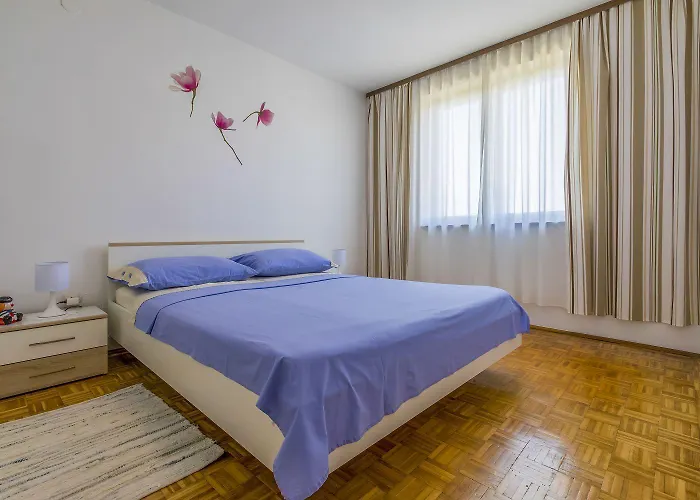 Charmantes Nur 300 Meter Zum Mit Meerblick, Waschmaschine, Wifi Crikvenica