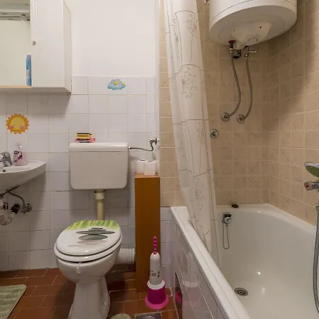 Charmantes Nur 300 Meter Zum Mit Meerblick, Waschmaschine, Wifi Apartment *