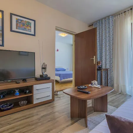 Charmantes Nur 300 Meter Zum Mit Meerblick, Waschmaschine, Wifi *